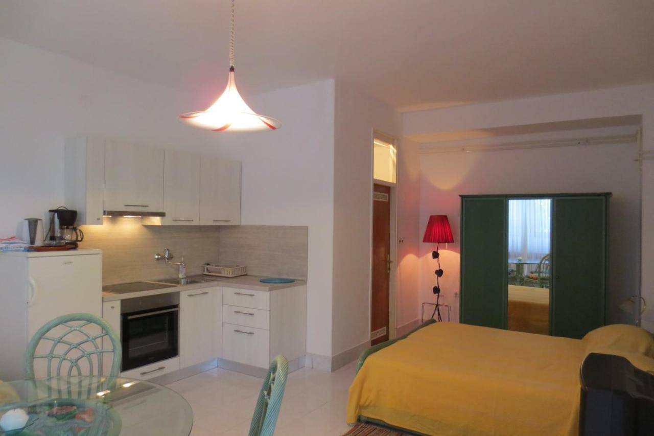 Apartment Petrinic V Pula Exterior foto