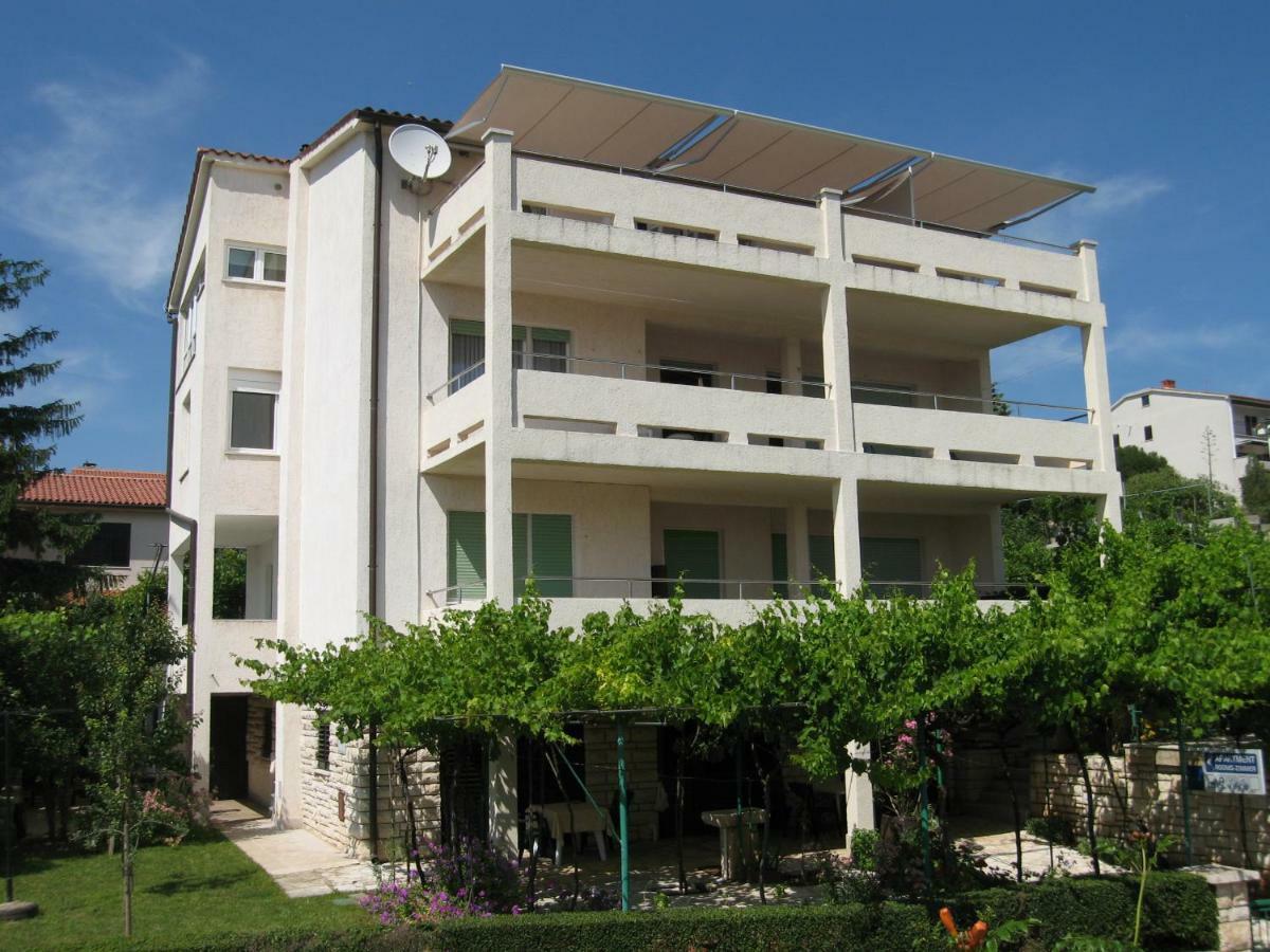 Apartment Petrinic V Pula Exterior foto