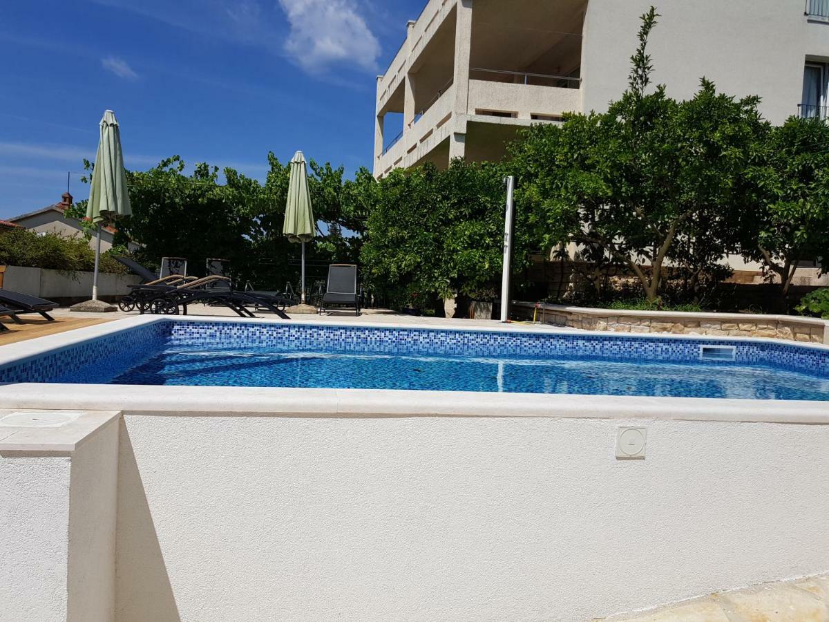 Apartment Petrinic V Pula Exterior foto
